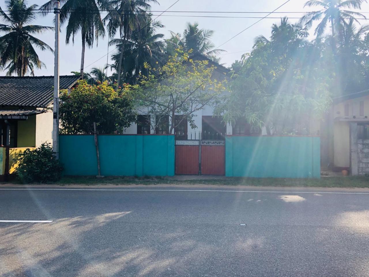 Hikkaduwa Backyard Beach Homestay Galle Εξωτερικό φωτογραφία